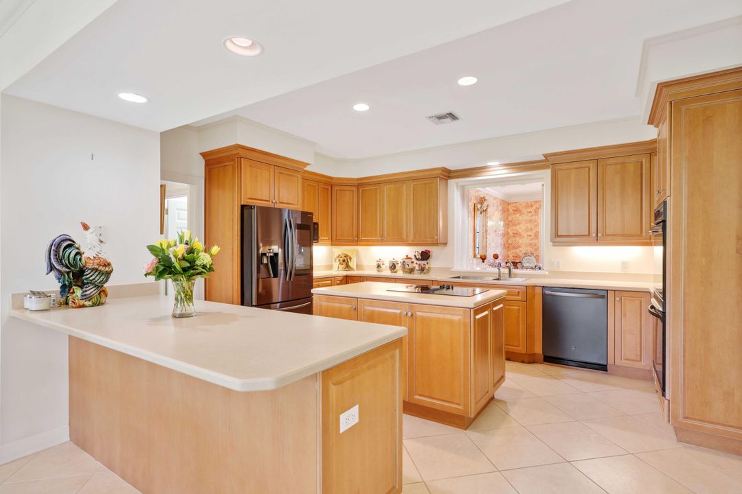 Active With Contract: $2,795,000 (4 beds, 3 baths, 3992 Square Feet)