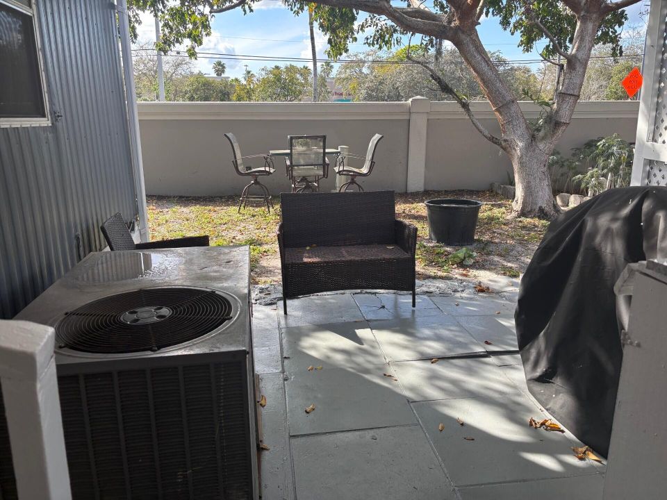 待售: $82,000 (3 贝兹, 3 浴室, 1200 平方英尺)