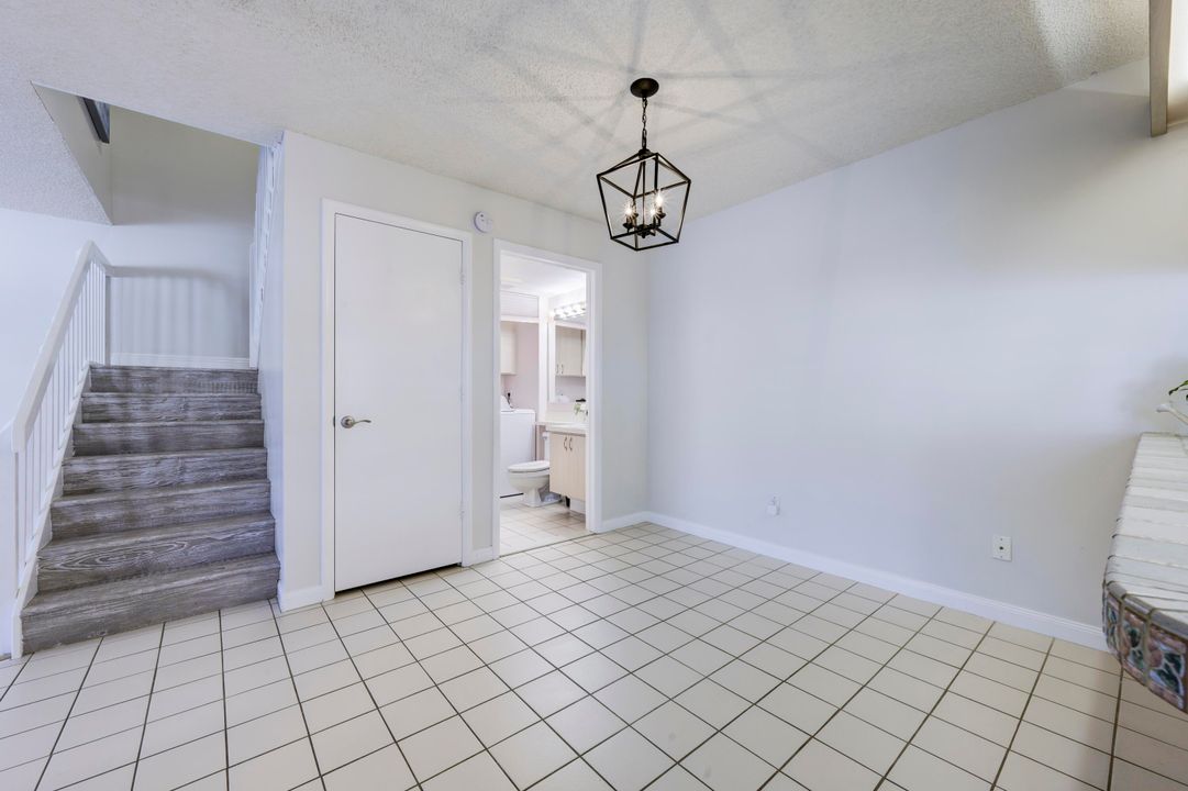 En Venta: $285,000 (2 camas, 2 baños, 1374 Pies cuadrados)