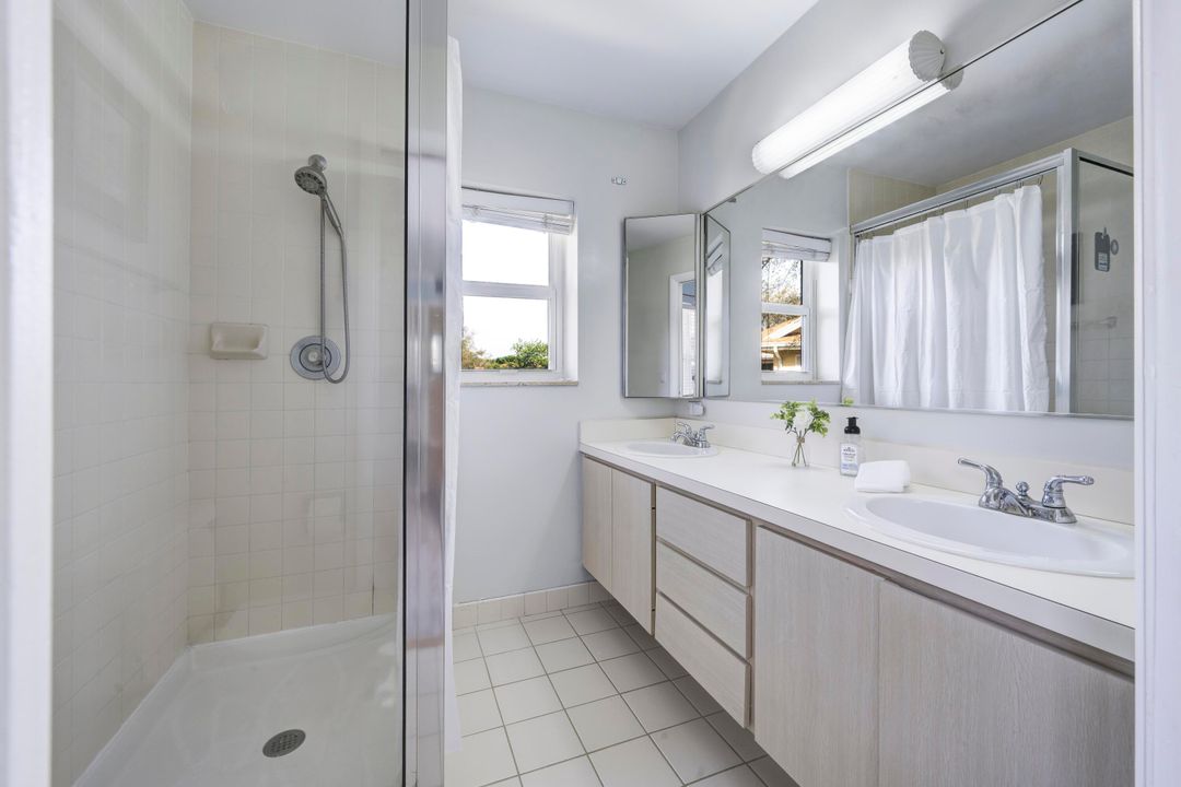 En Venta: $285,000 (2 camas, 2 baños, 1374 Pies cuadrados)