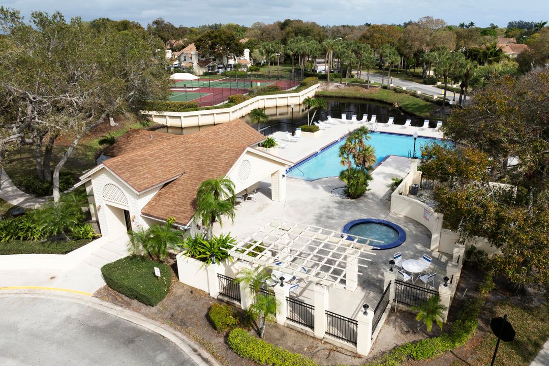 En Venta: $285,000 (2 camas, 2 baños, 1374 Pies cuadrados)