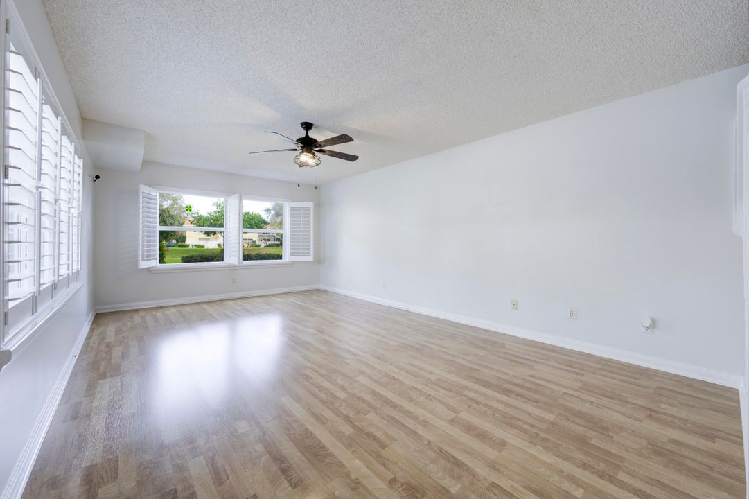 En Venta: $285,000 (2 camas, 2 baños, 1374 Pies cuadrados)