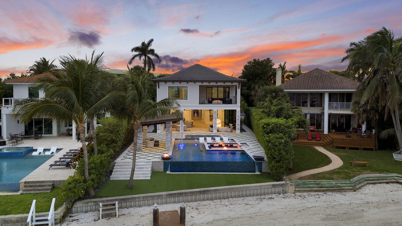 合同活跃: $4,995,000 (5 贝兹, 5 浴室, 4671 平方英尺)