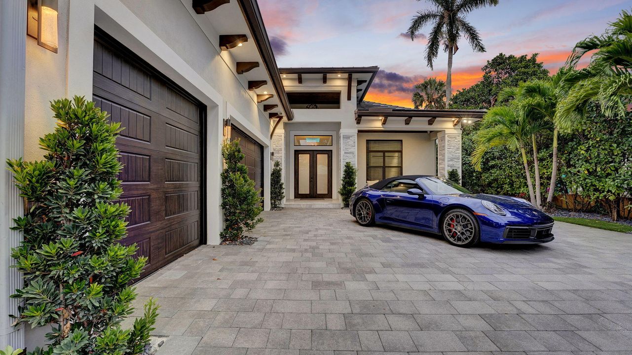 合同活跃: $4,995,000 (5 贝兹, 5 浴室, 4671 平方英尺)