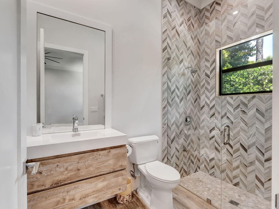 合同活跃: $4,995,000 (5 贝兹, 5 浴室, 4671 平方英尺)