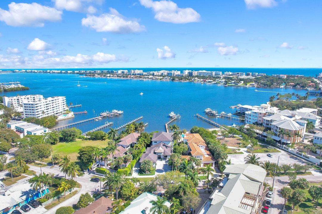 合同活跃: $4,995,000 (5 贝兹, 5 浴室, 4671 平方英尺)