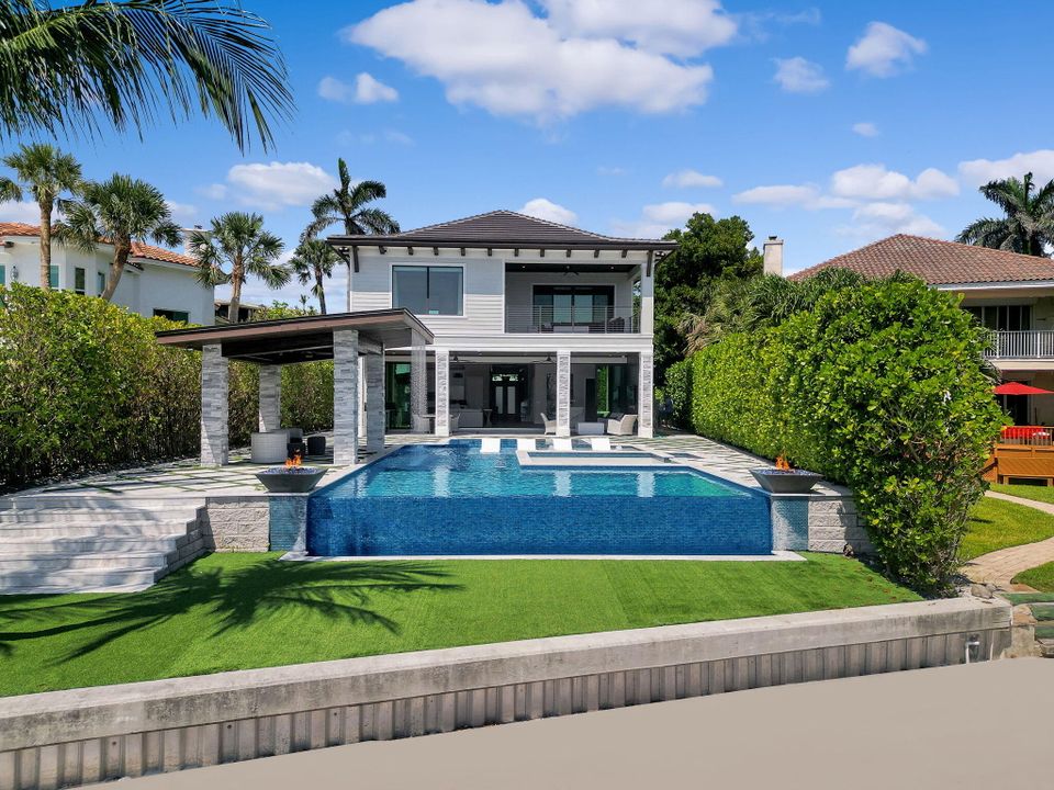 合同活跃: $4,995,000 (5 贝兹, 5 浴室, 4671 平方英尺)