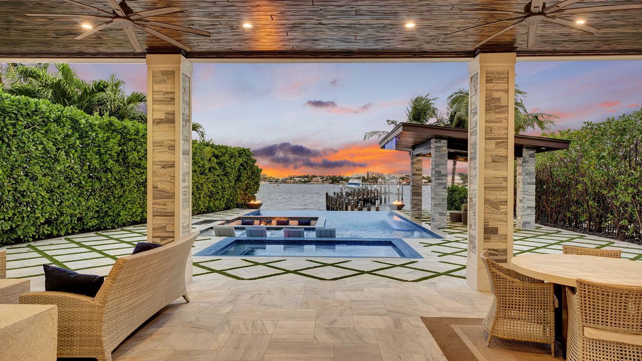 合同活跃: $4,995,000 (5 贝兹, 5 浴室, 4671 平方英尺)