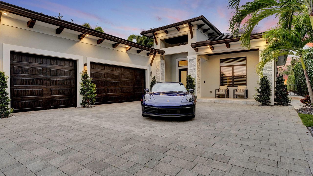 合同活跃: $4,995,000 (5 贝兹, 5 浴室, 4671 平方英尺)