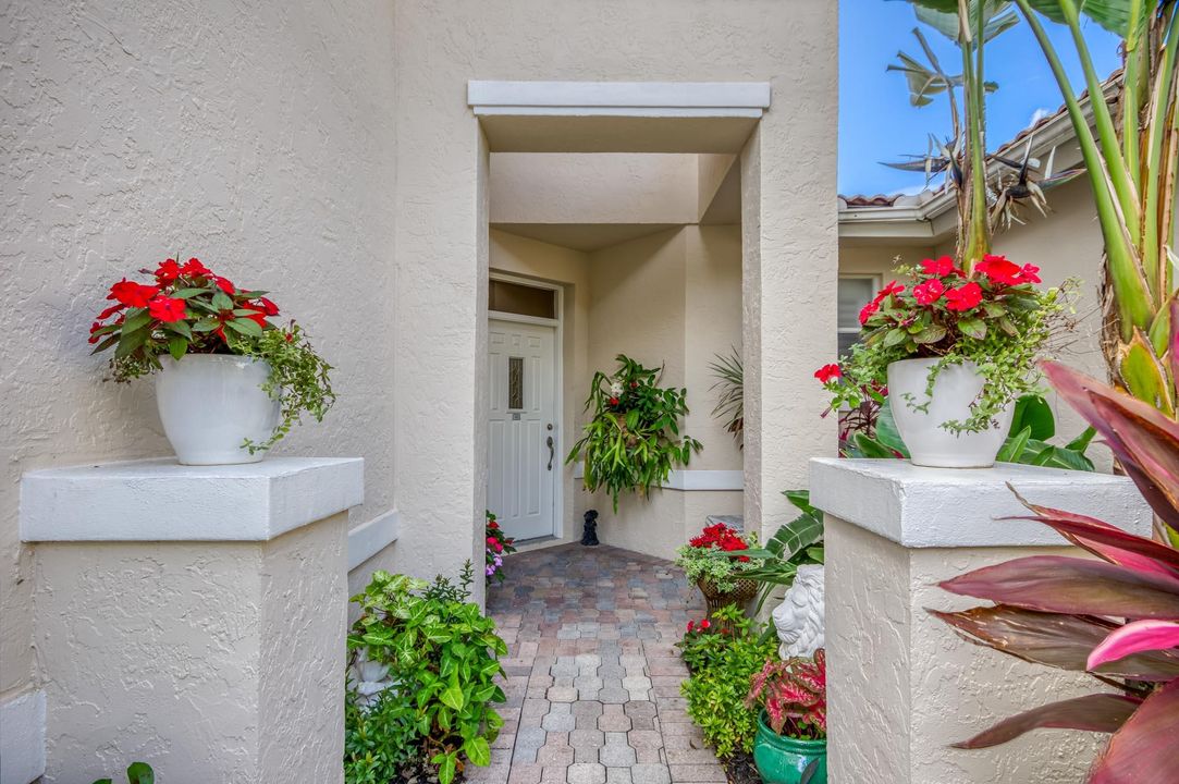 For Sale: $479,000 (3 beds, 2 baths, 1842 Square Feet)