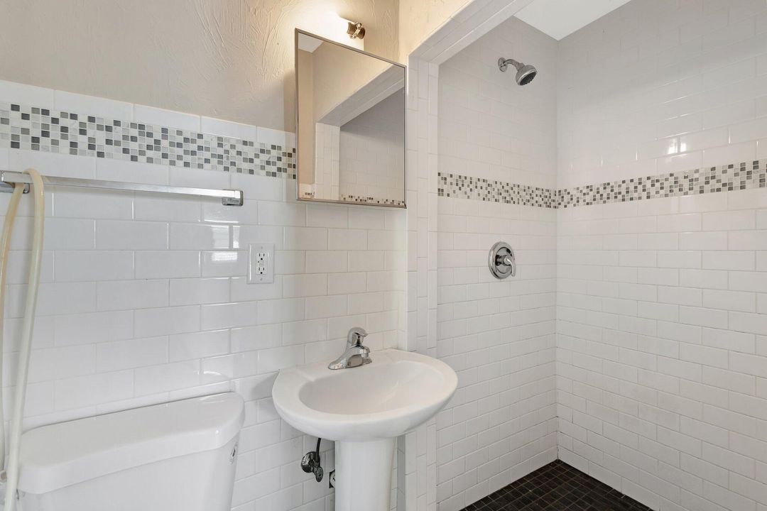 For Sale: $899,000 (0 beds, 0 baths, 2471 Square Feet)