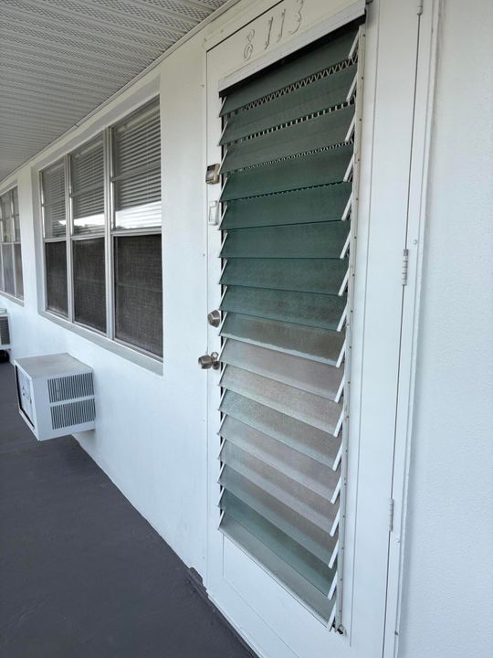 For Sale: $73,400 (1 beds, 1 baths, 615 Square Feet)