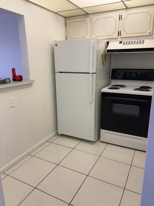 For Sale: $73,400 (1 beds, 1 baths, 615 Square Feet)