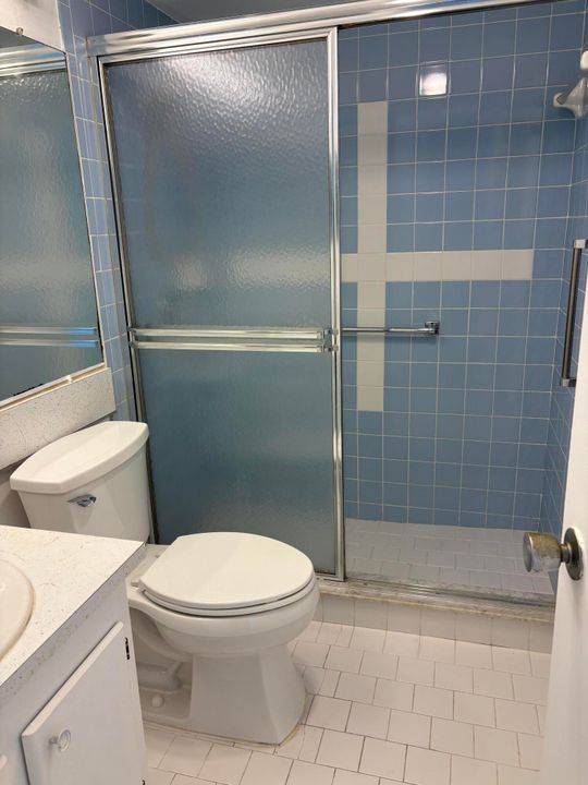 For Sale: $73,400 (1 beds, 1 baths, 615 Square Feet)