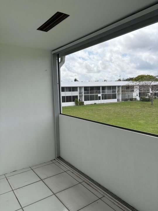 For Sale: $73,400 (1 beds, 1 baths, 615 Square Feet)