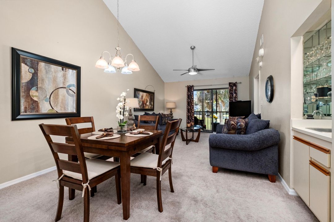 For Sale: $159,900 (2 beds, 2 baths, 1050 Square Feet)