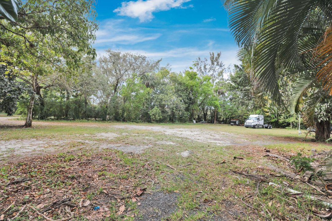 Active With Contract: $1,175,000 (5 beds, 3 baths, 1952 Square Feet)