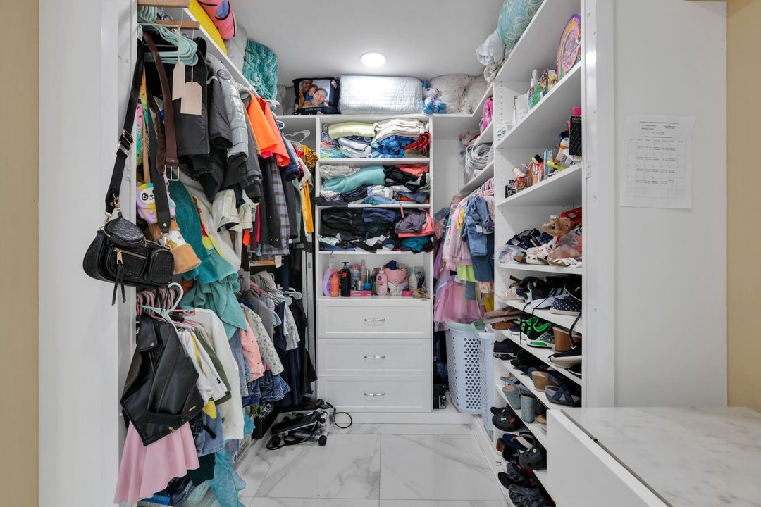 Active With Contract: $1,175,000 (5 beds, 3 baths, 1952 Square Feet)