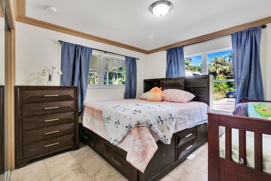 Active With Contract: $1,175,000 (5 beds, 3 baths, 1952 Square Feet)