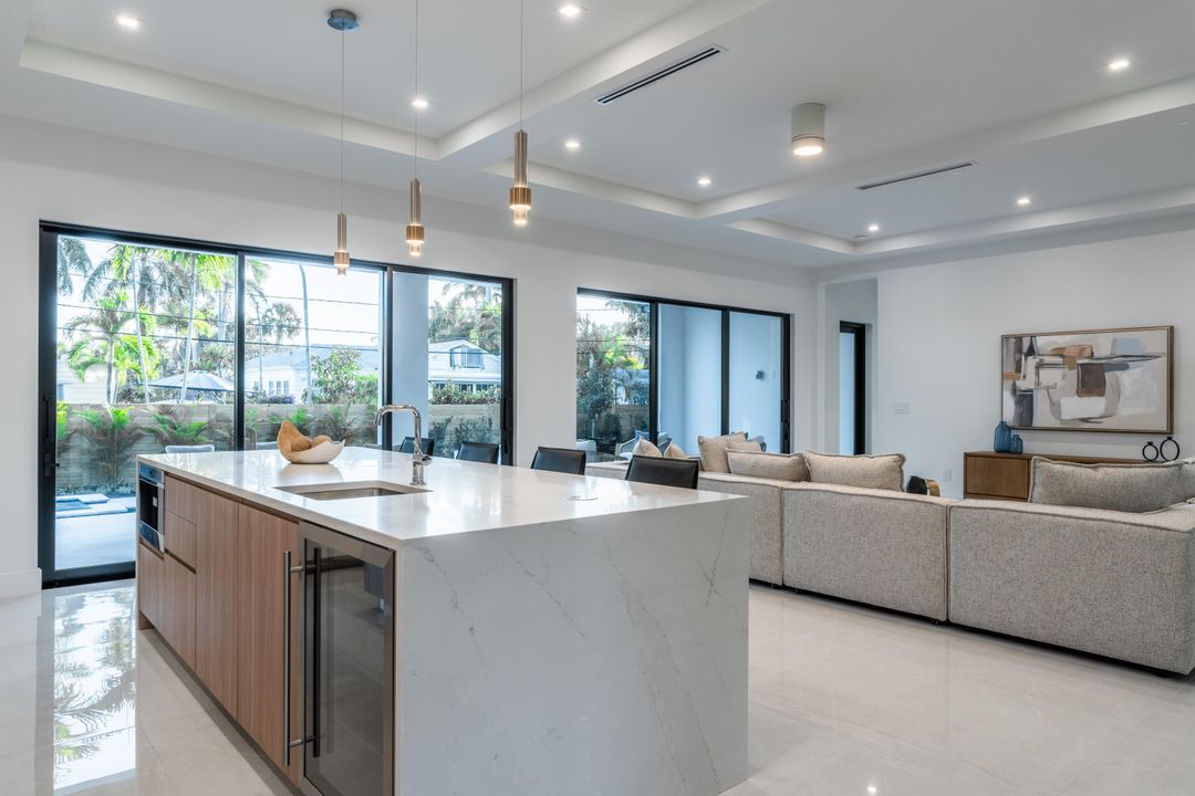 待售: $6,300,000 (5 贝兹, 5 浴室, 5019 平方英尺)