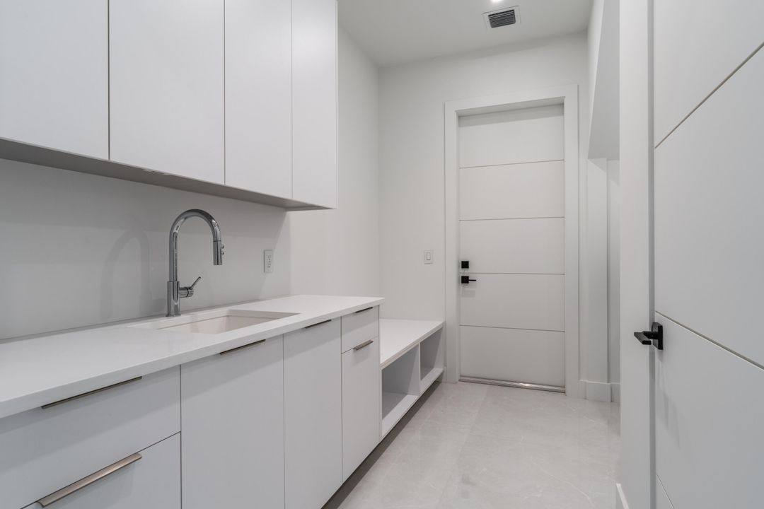 待售: $6,300,000 (5 贝兹, 5 浴室, 5019 平方英尺)