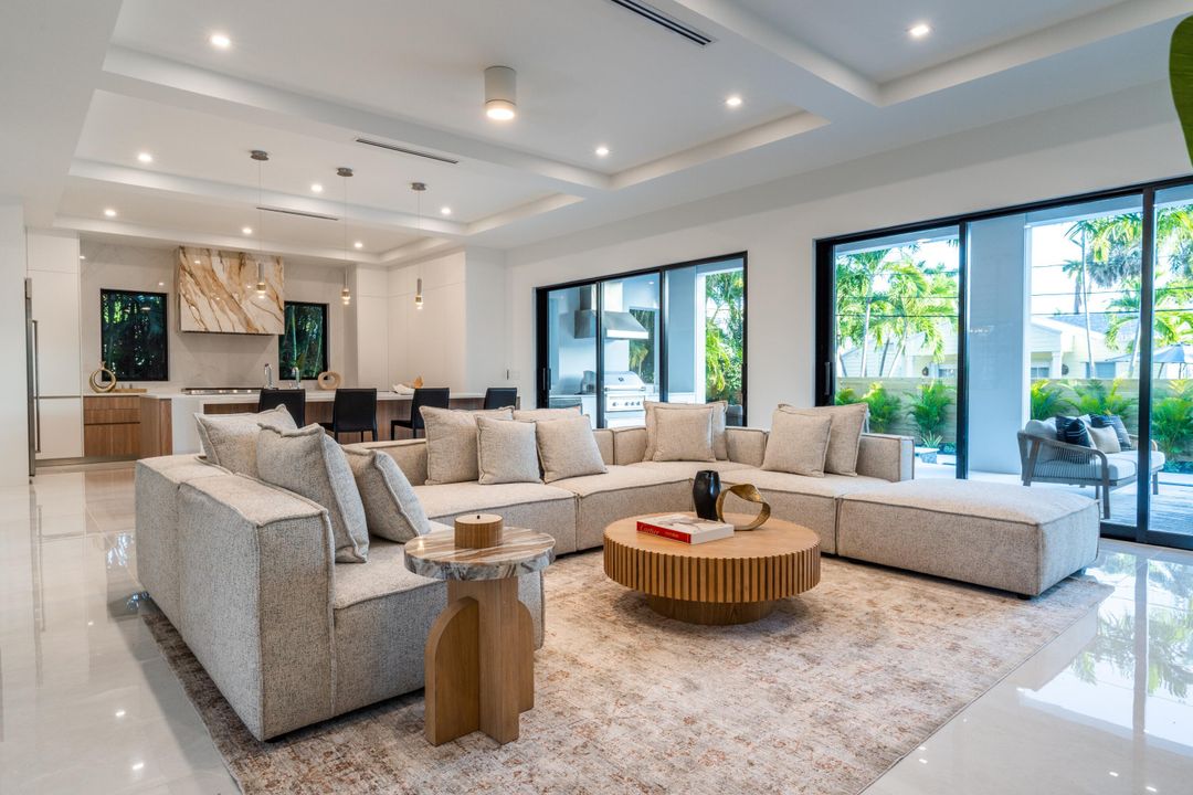 待售: $6,300,000 (5 贝兹, 5 浴室, 5019 平方英尺)