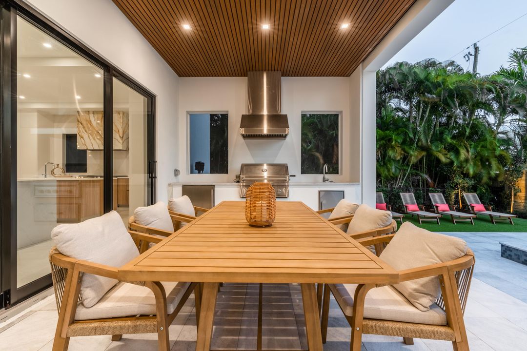 待售: $6,300,000 (5 贝兹, 5 浴室, 5019 平方英尺)