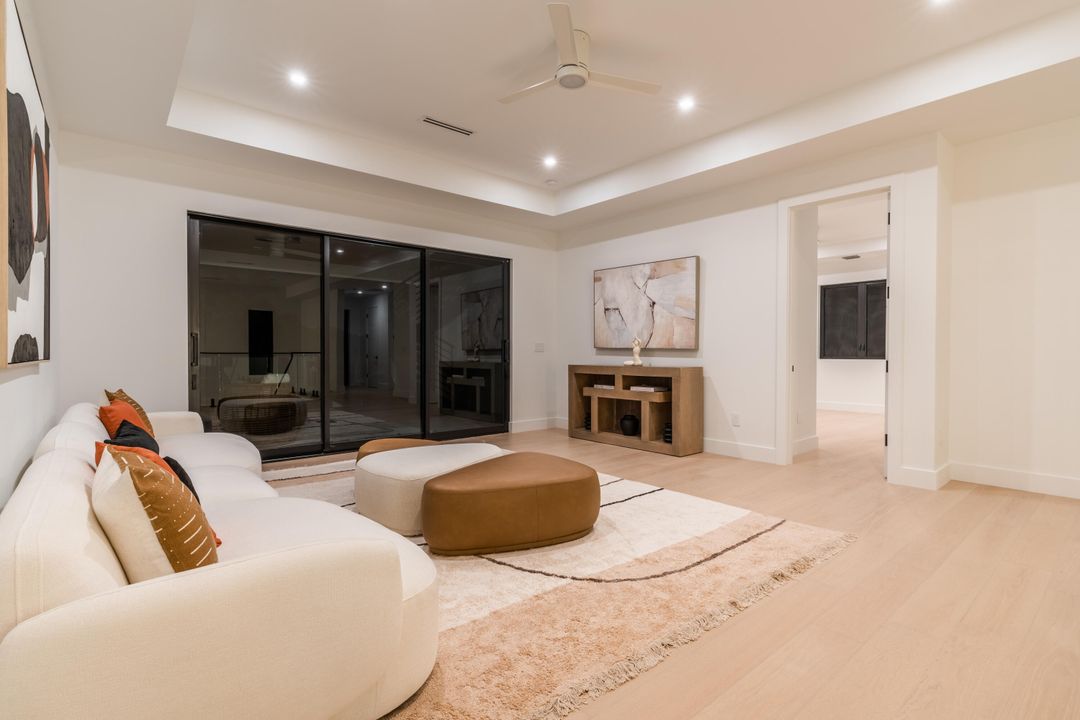 待售: $6,300,000 (5 贝兹, 5 浴室, 5019 平方英尺)