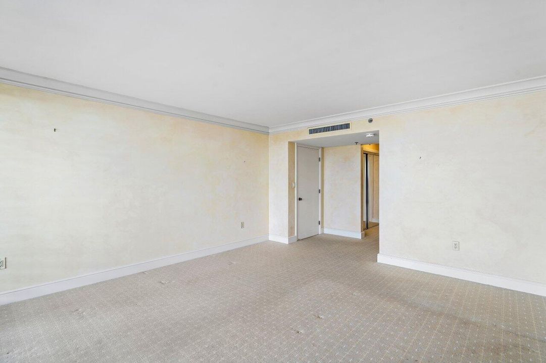 合同活跃: $1,399,000 (2 贝兹, 2 浴室, 1826 平方英尺)