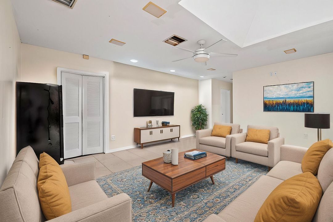 待售: $1,900,000 (6 贝兹, 3 浴室, 3464 平方英尺)