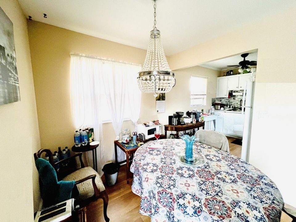 待售: $98,999 (2 贝兹, 2 浴室, 880 平方英尺)