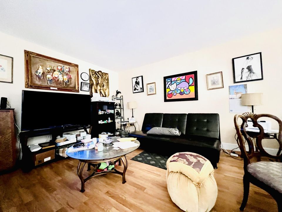 待售: $98,999 (2 贝兹, 2 浴室, 880 平方英尺)