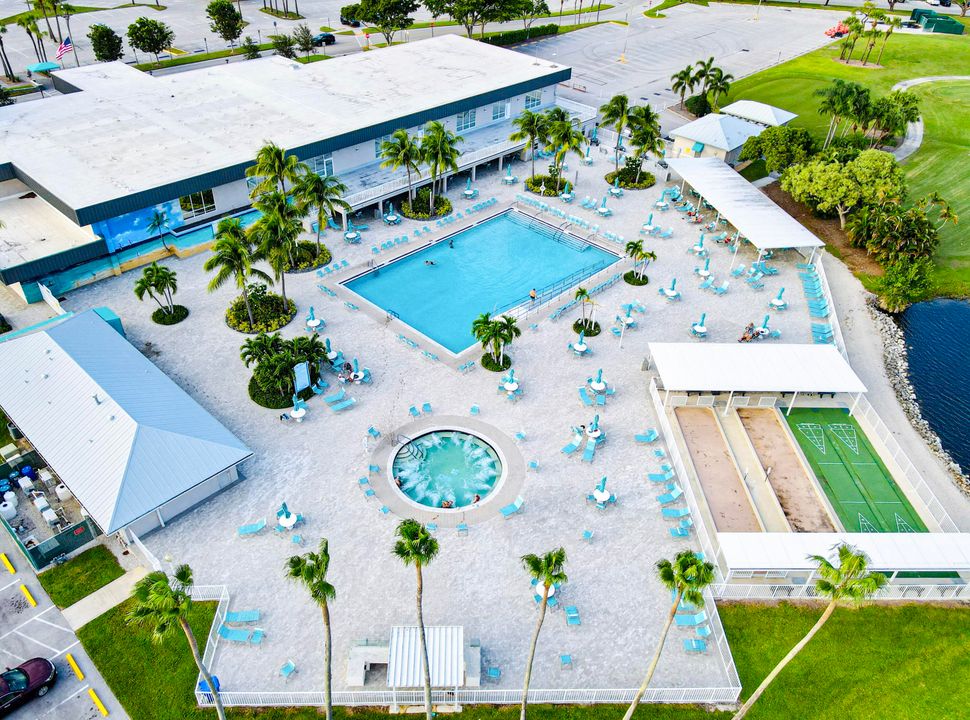 待售: $98,999 (2 贝兹, 2 浴室, 880 平方英尺)