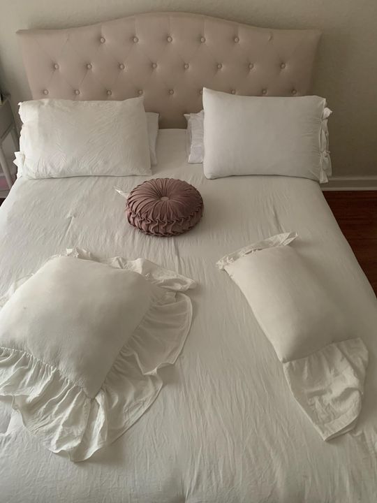 合同活跃: $2,900 (3 贝兹, 2 浴室, 1457 平方英尺)