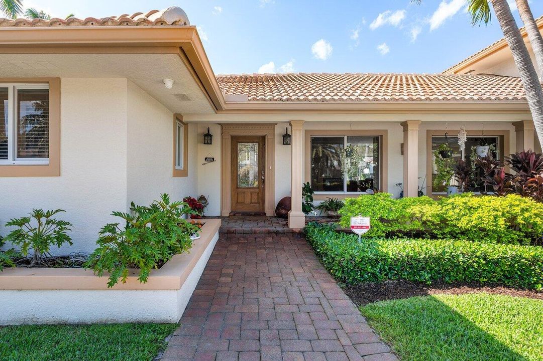 Под контрактом: $2,975,999 (4 спален, 3 ванн, 3485 Квадратных фут)