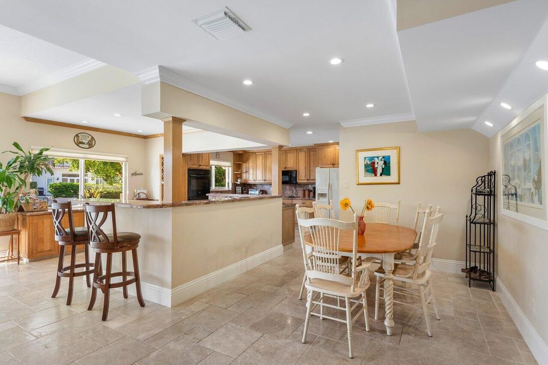 Под контрактом: $2,975,999 (4 спален, 3 ванн, 3485 Квадратных фут)