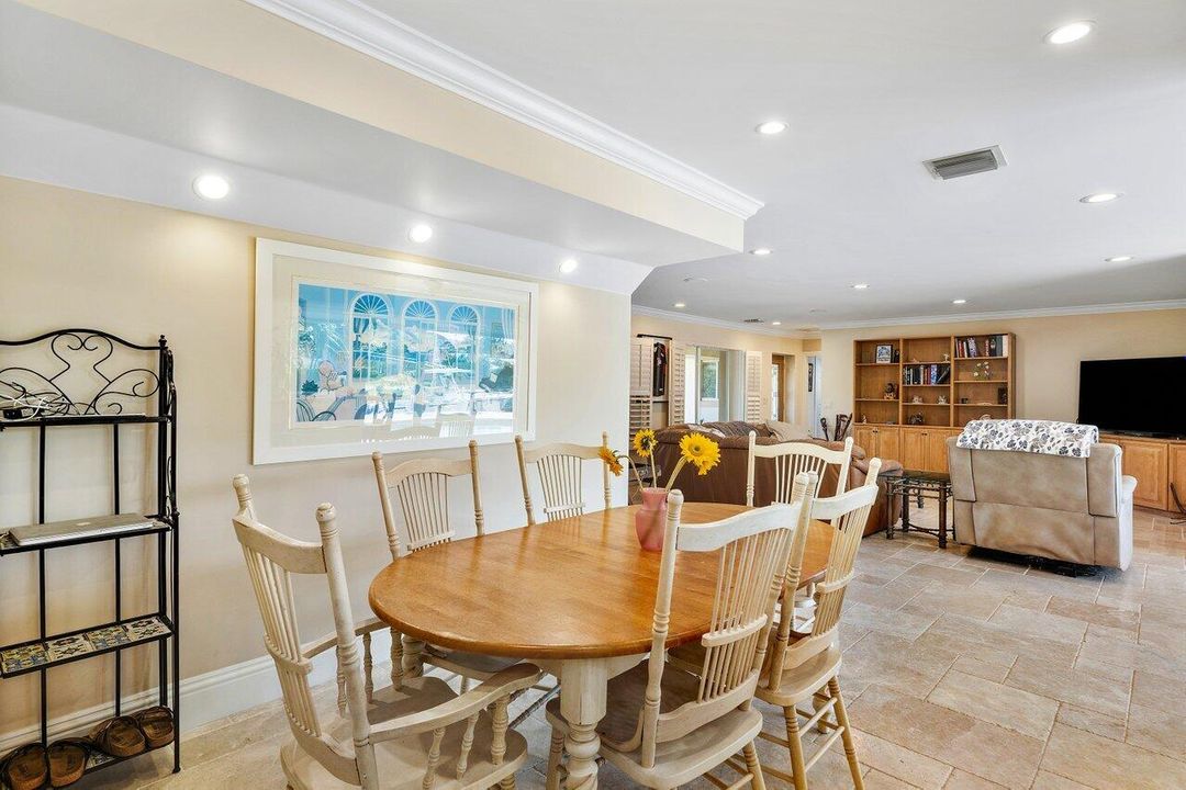 Под контрактом: $2,975,999 (4 спален, 3 ванн, 3485 Квадратных фут)