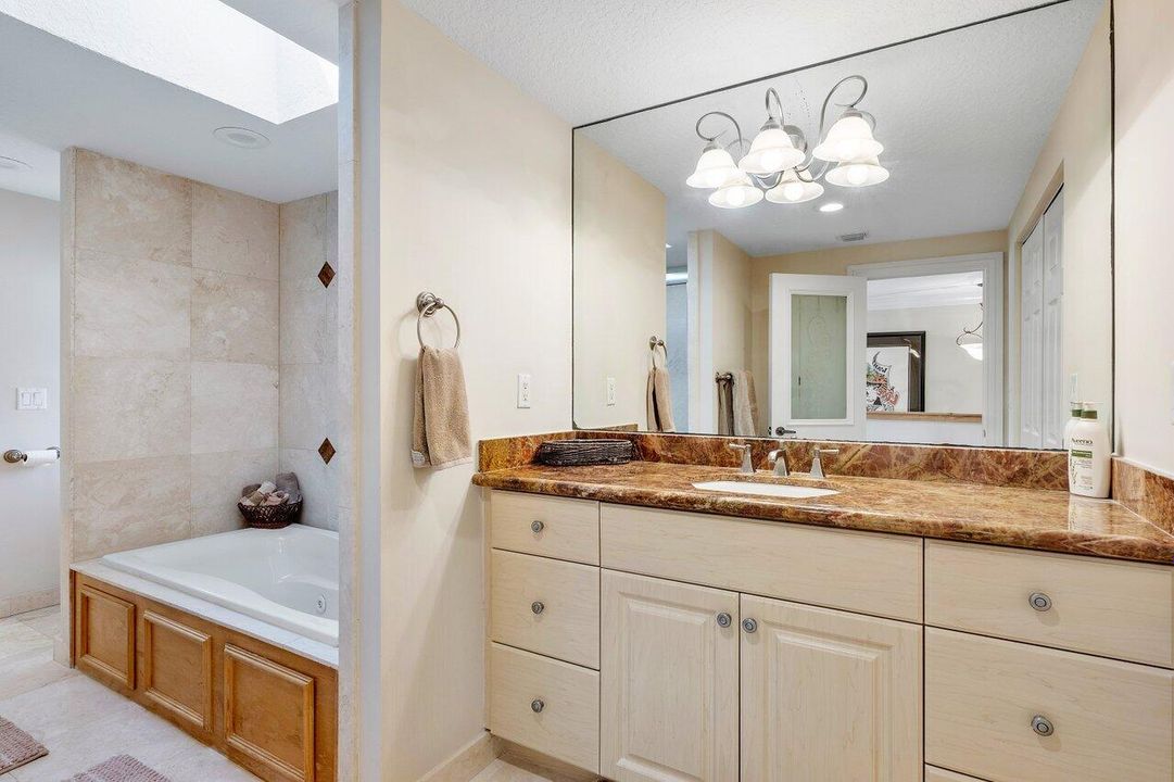 Под контрактом: $2,975,999 (4 спален, 3 ванн, 3485 Квадратных фут)