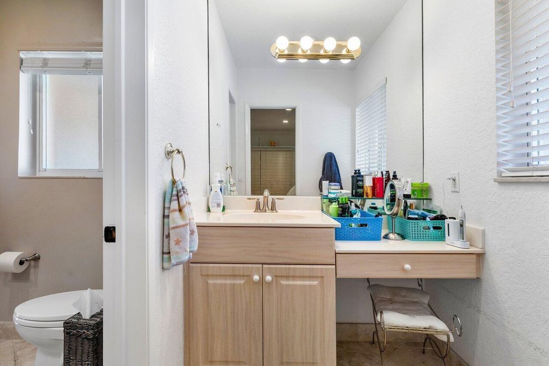 Под контрактом: $2,975,999 (4 спален, 3 ванн, 3485 Квадратных фут)