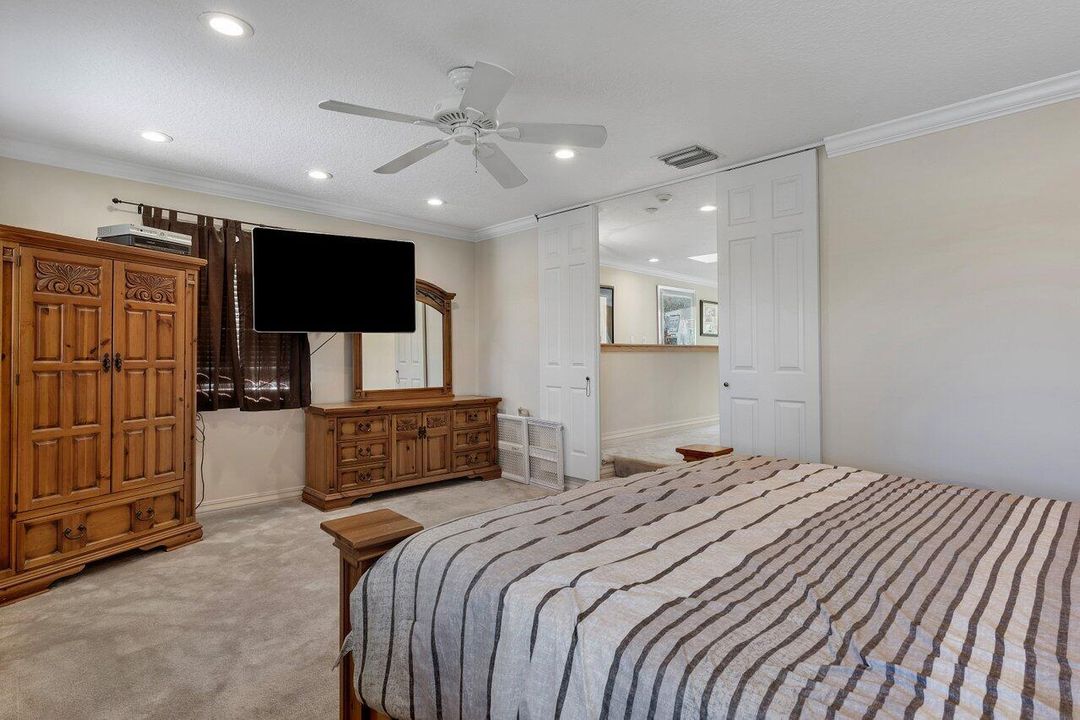 Под контрактом: $2,975,999 (4 спален, 3 ванн, 3485 Квадратных фут)