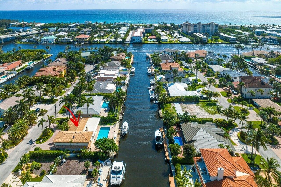 Под контрактом: $2,975,999 (4 спален, 3 ванн, 3485 Квадратных фут)