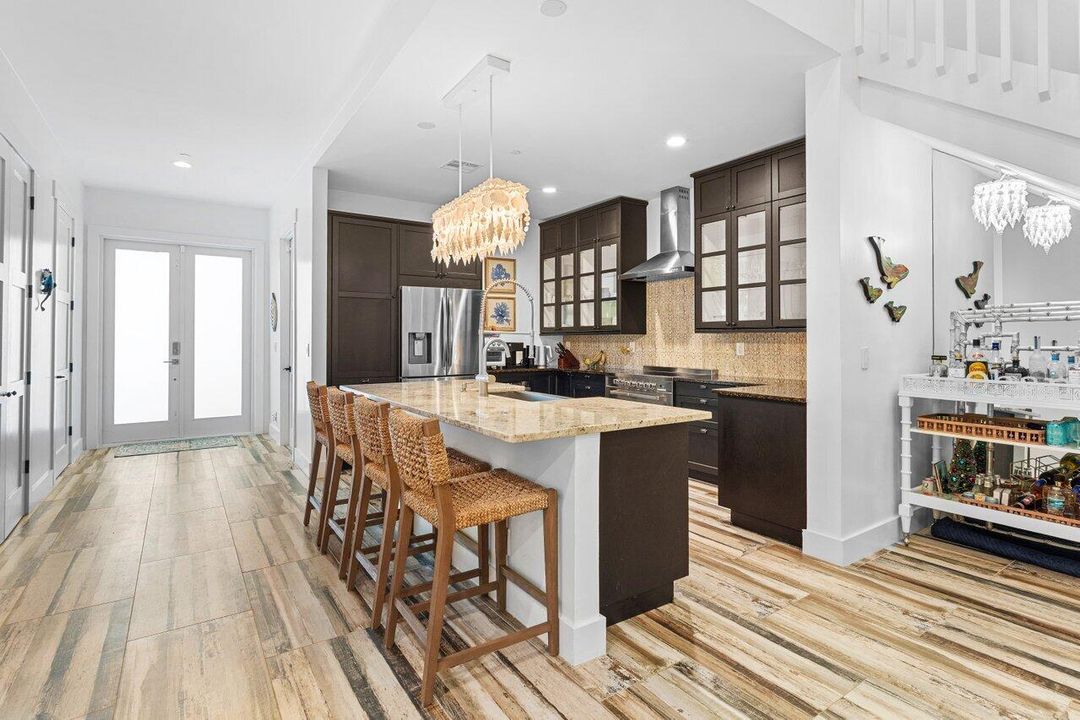 For Sale: $2,050,000 (3 beds, 2 baths, 2317 Square Feet)