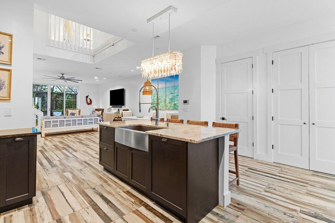 For Sale: $2,050,000 (3 beds, 2 baths, 2317 Square Feet)