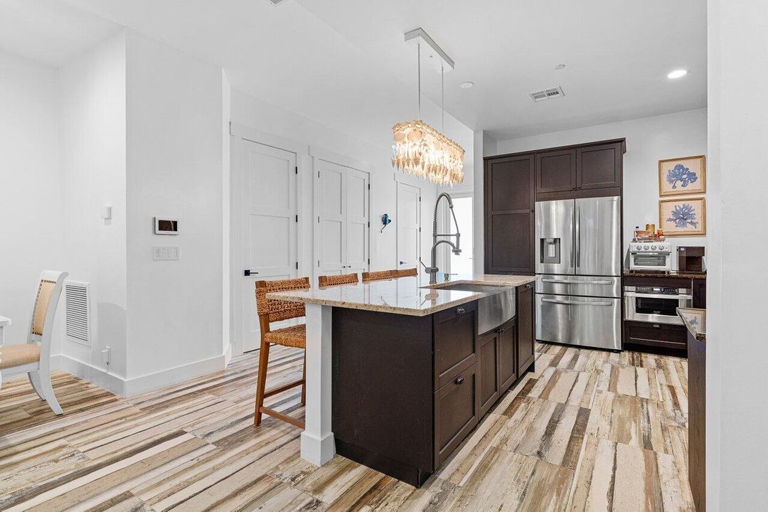 For Sale: $2,050,000 (3 beds, 2 baths, 2317 Square Feet)