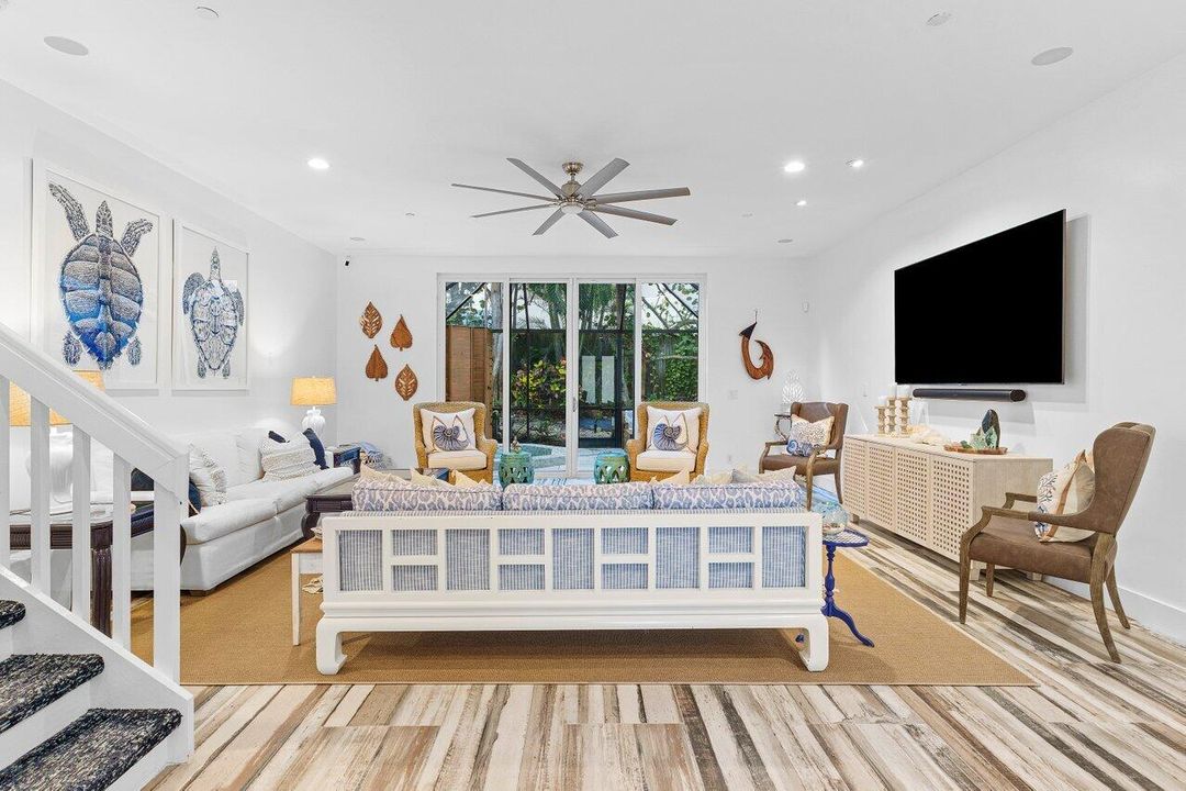 For Sale: $2,050,000 (3 beds, 2 baths, 2317 Square Feet)