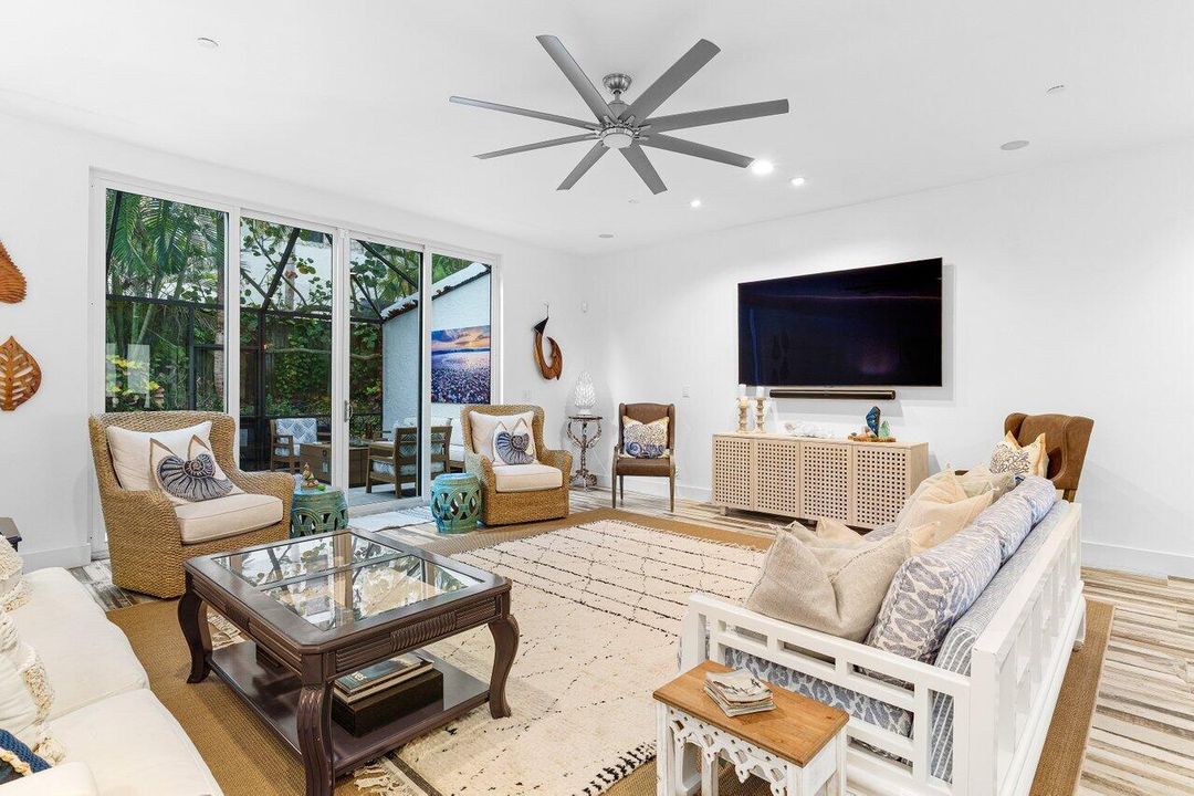 For Sale: $2,050,000 (3 beds, 2 baths, 2317 Square Feet)