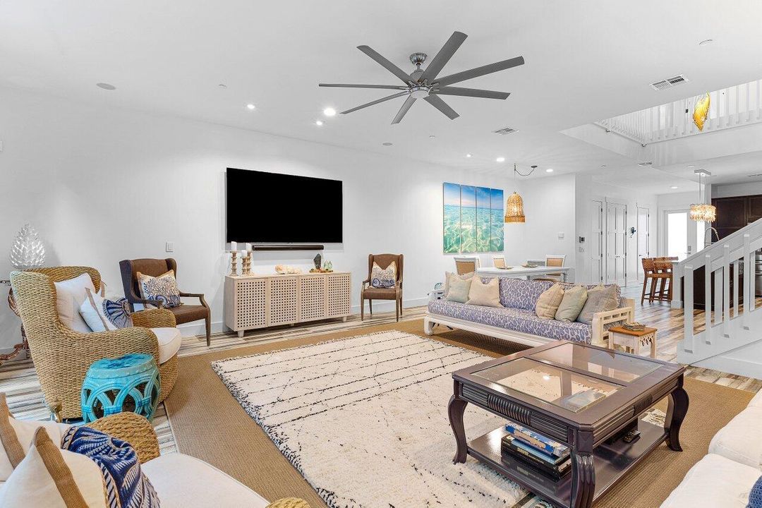 For Sale: $2,050,000 (3 beds, 2 baths, 2317 Square Feet)