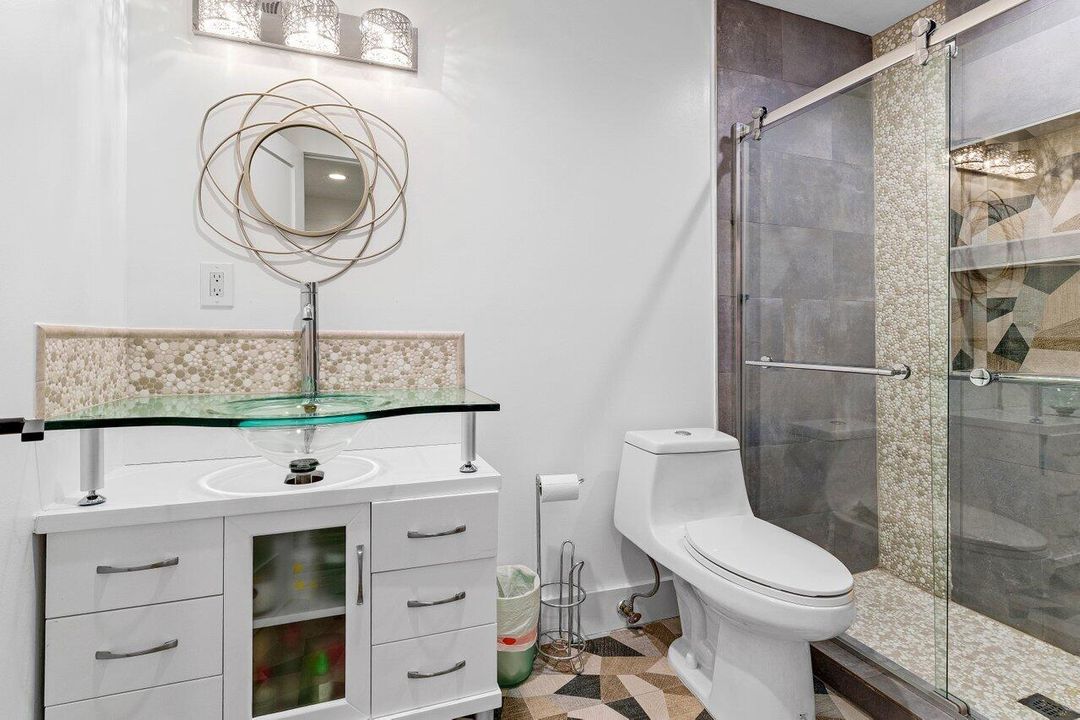 For Sale: $2,050,000 (3 beds, 2 baths, 2317 Square Feet)