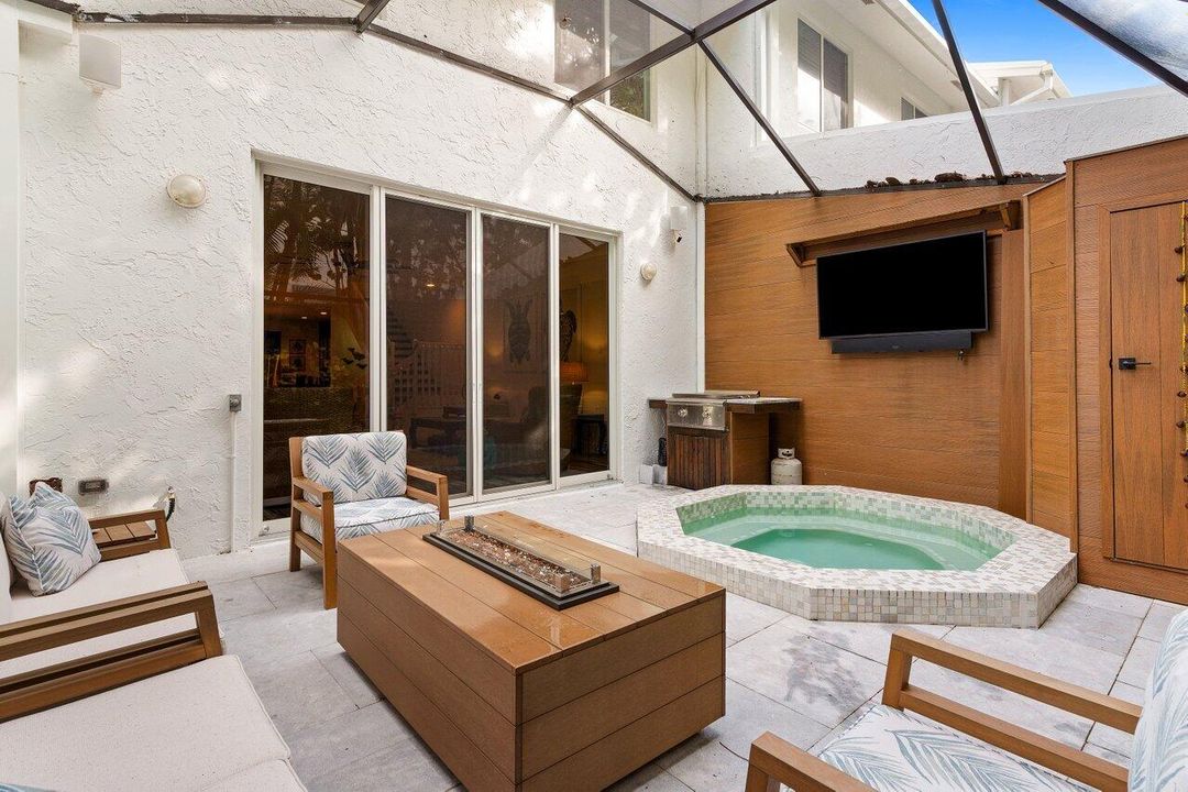 For Sale: $2,050,000 (3 beds, 2 baths, 2317 Square Feet)