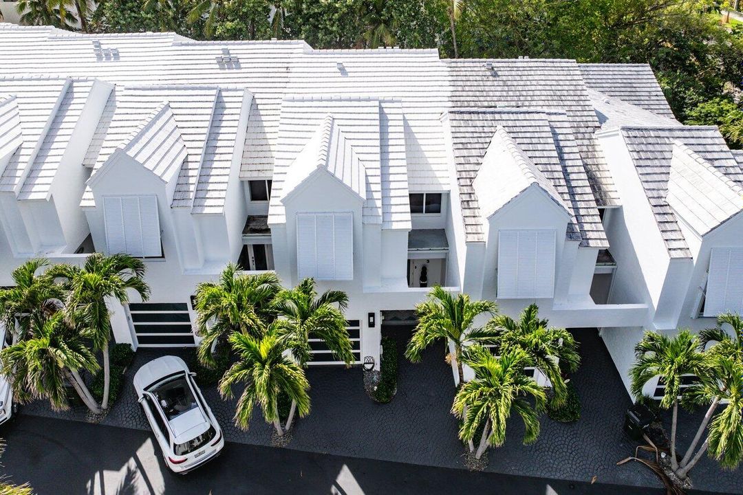 For Sale: $2,050,000 (3 beds, 2 baths, 2317 Square Feet)